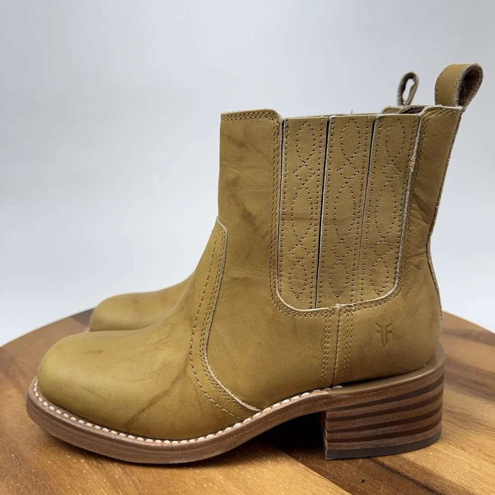 New NWOB Womens Frye Campus Banana Leather Heeled Chelsea Ankle Boots Size 6 B